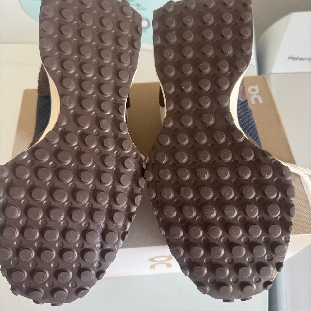 Stylish Black and Brown Sneakers - Picture 6 of 8